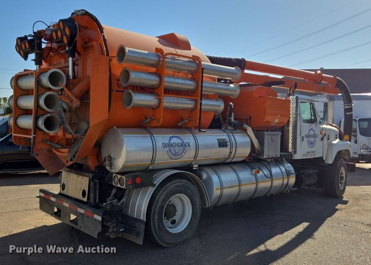 image for item DT5390 2002 International 2554 sewer jetter truck