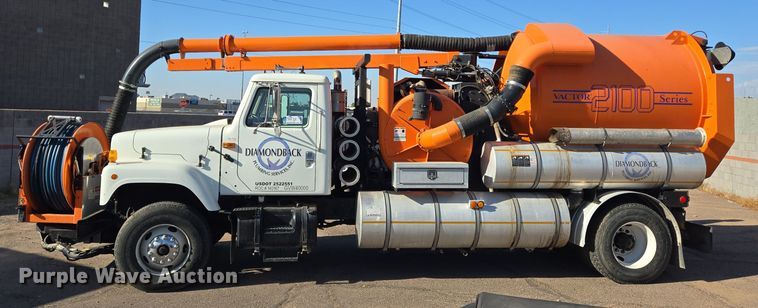 image for item DT5390 2002 International 2554 sewer jetter truck