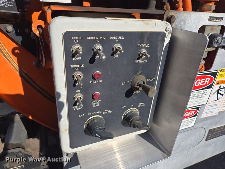 image for item DT5390 2002 International 2554 sewer jetter truck