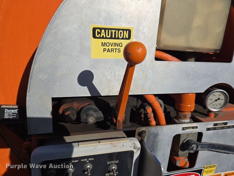 image for item DT5390 2002 International 2554 sewer jetter truck