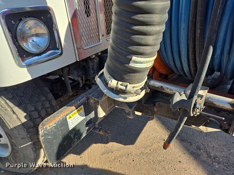 image for item DT5390 2002 International 2554 sewer jetter truck
