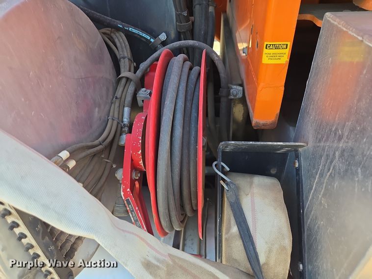 image for item DT5390 2002 International 2554 sewer jetter truck