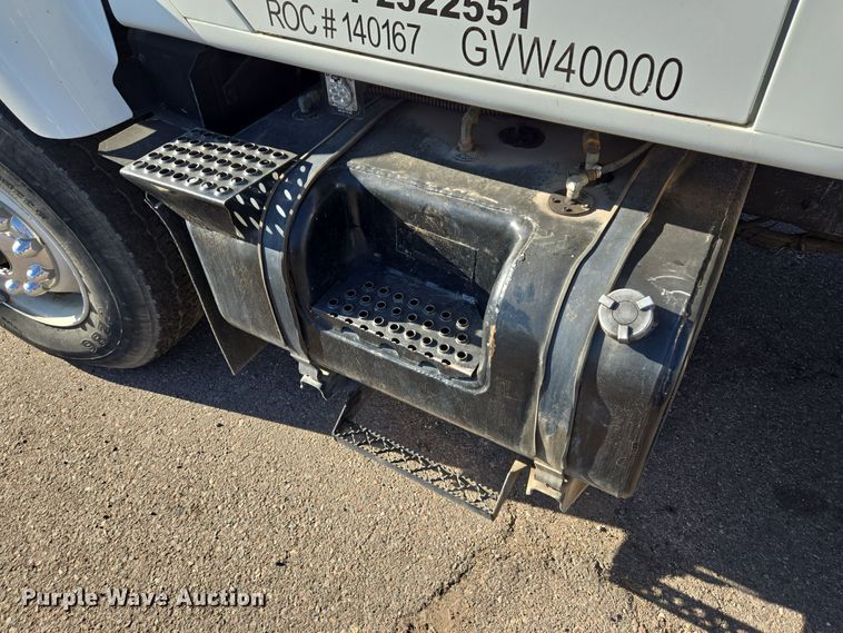 image for item DT5390 2002 International 2554 sewer jetter truck