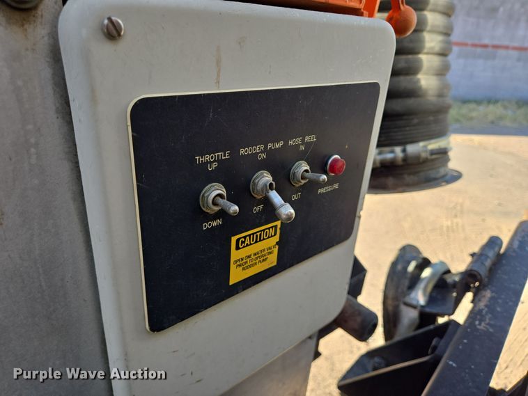 image for item DT5390 2002 International 2554 sewer jetter truck