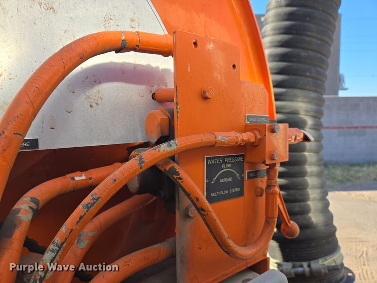 image for item DT5390 2002 International 2554 sewer jetter truck