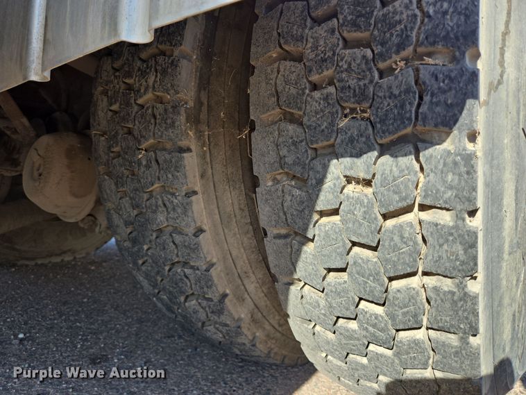 image for item DT5390 2002 International 2554 sewer jetter truck