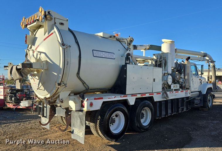 image for item DT5395 2001 International 2554 4X2 sewer jetter truck