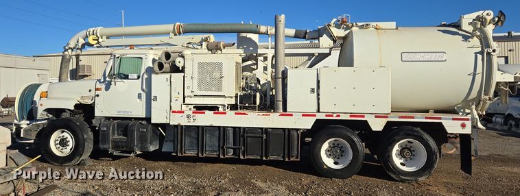 image for item DT5395 2001 International 2554 4X2 sewer jetter truck