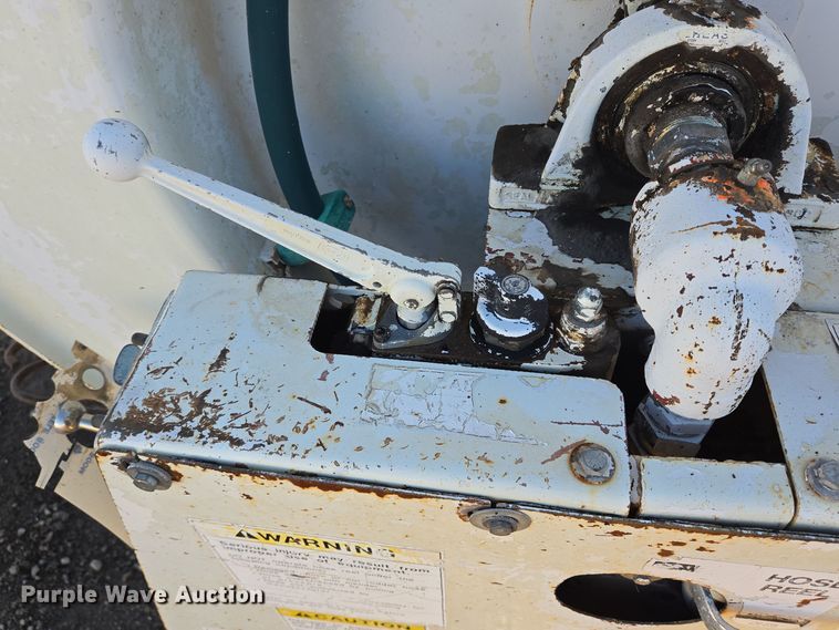 image for item DT5395 2001 International 2554 4X2 sewer jetter truck