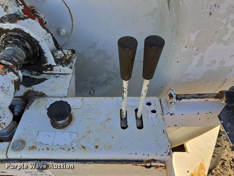 image for item DT5395 2001 International 2554 4X2 sewer jetter truck