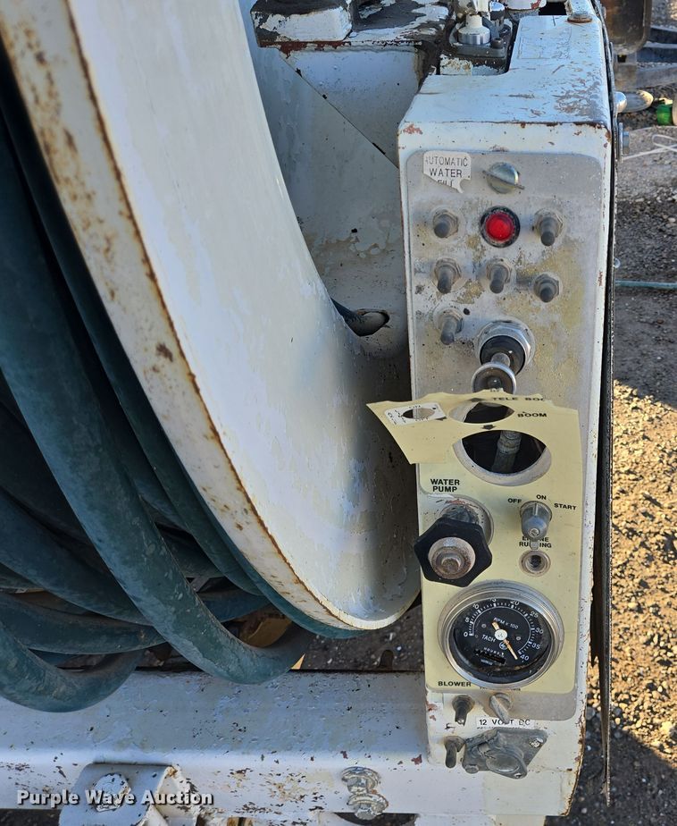 image for item DT5395 2001 International 2554 4X2 sewer jetter truck