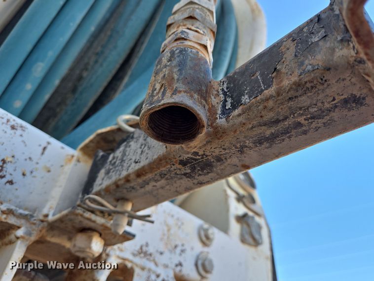 image for item DT5395 2001 International 2554 4X2 sewer jetter truck