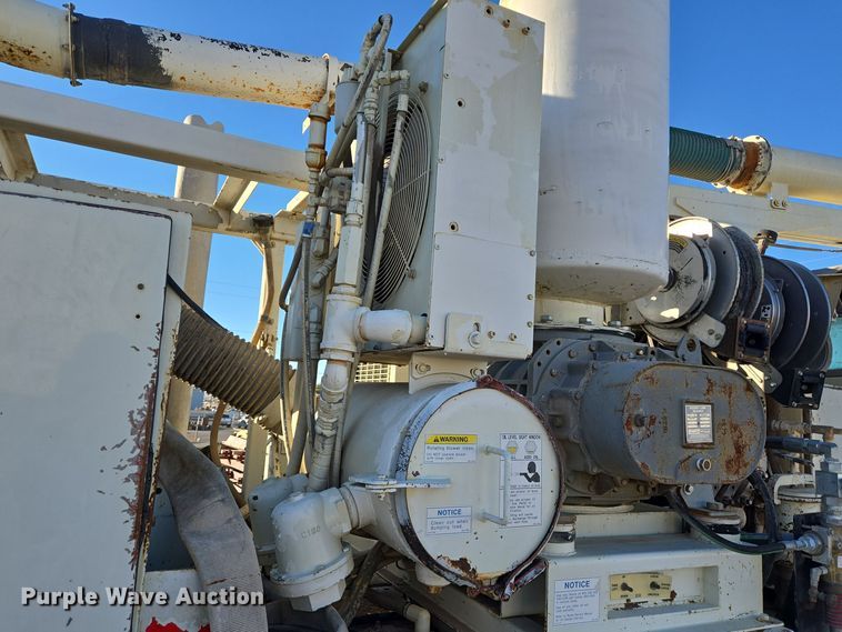 image for item DT5395 2001 International 2554 4X2 sewer jetter truck