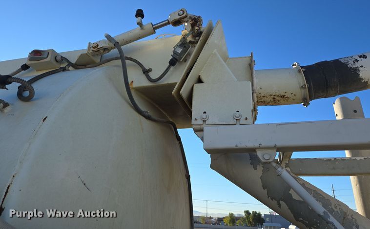 image for item DT5395 2001 International 2554 4X2 sewer jetter truck