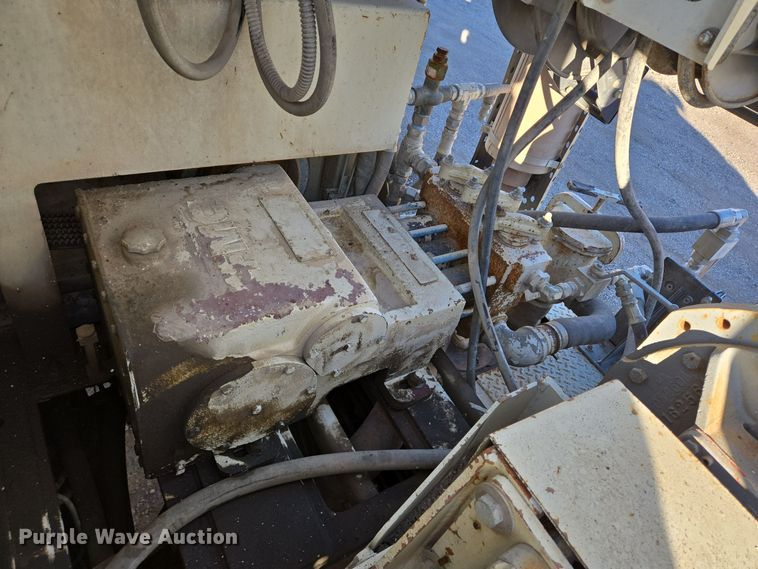 image for item DT5395 2001 International 2554 4X2 sewer jetter truck