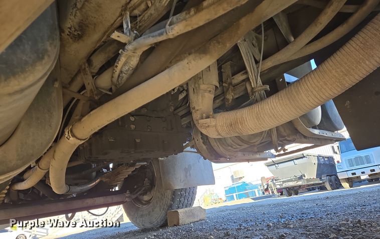 image for item DT5395 2001 International 2554 4X2 sewer jetter truck