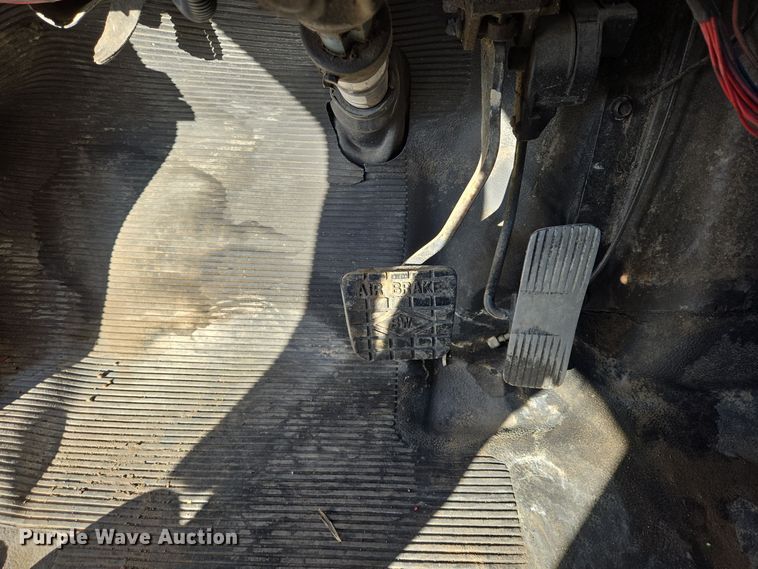 image for item DT5395 2001 International 2554 4X2 sewer jetter truck