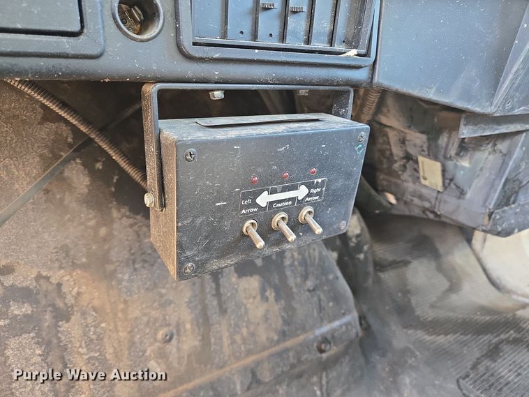 image for item DT5395 2001 International 2554 4X2 sewer jetter truck