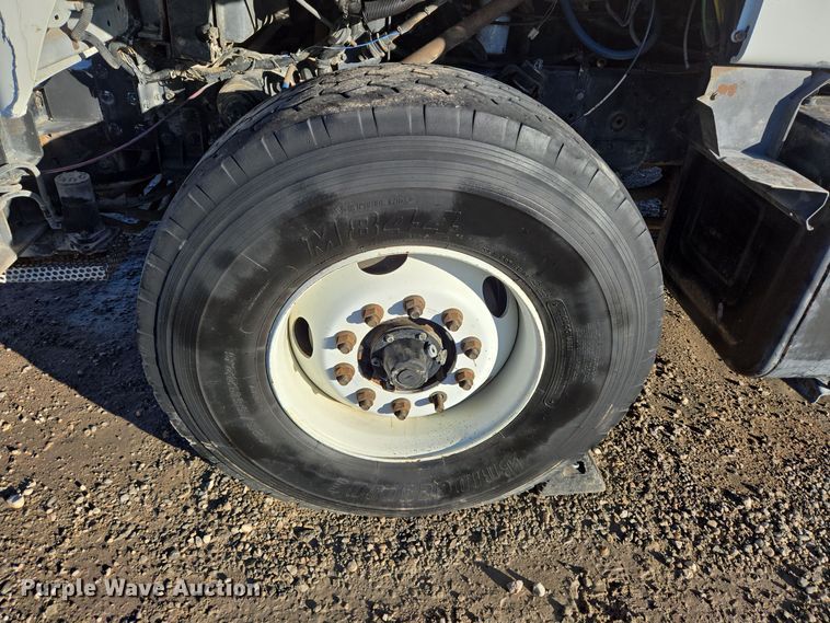 image for item DT5395 2001 International 2554 4X2 sewer jetter truck