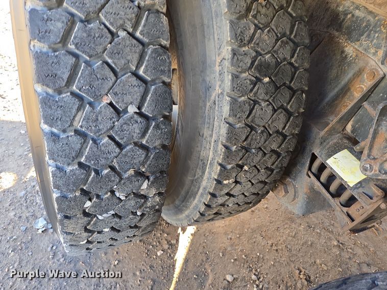 image for item DT5395 2001 International 2554 4X2 sewer jetter truck