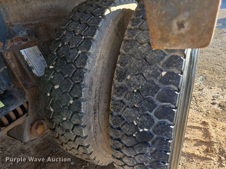 image for item DT5395 2001 International 2554 4X2 sewer jetter truck