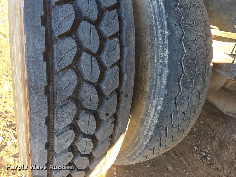 image for item DT5395 2001 International 2554 4X2 sewer jetter truck