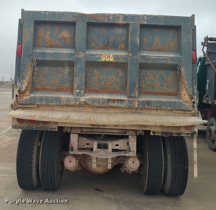 image for item DT6558 2005 Sterling L9500 dump truck