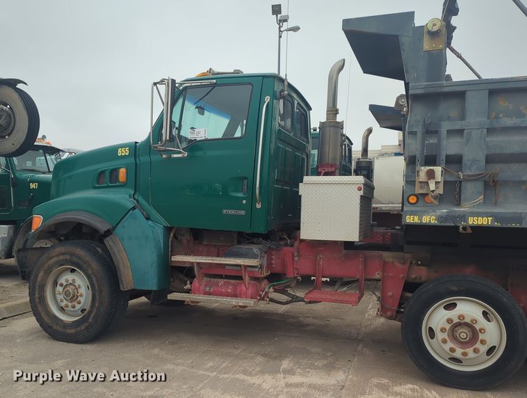 image for item DT6558 2005 Sterling L9500 dump truck