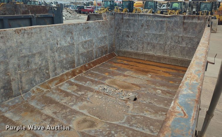 image for item DT6558 2005 Sterling L9500 dump truck