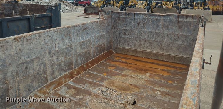 image for item DT6558 2005 Sterling L9500 dump truck