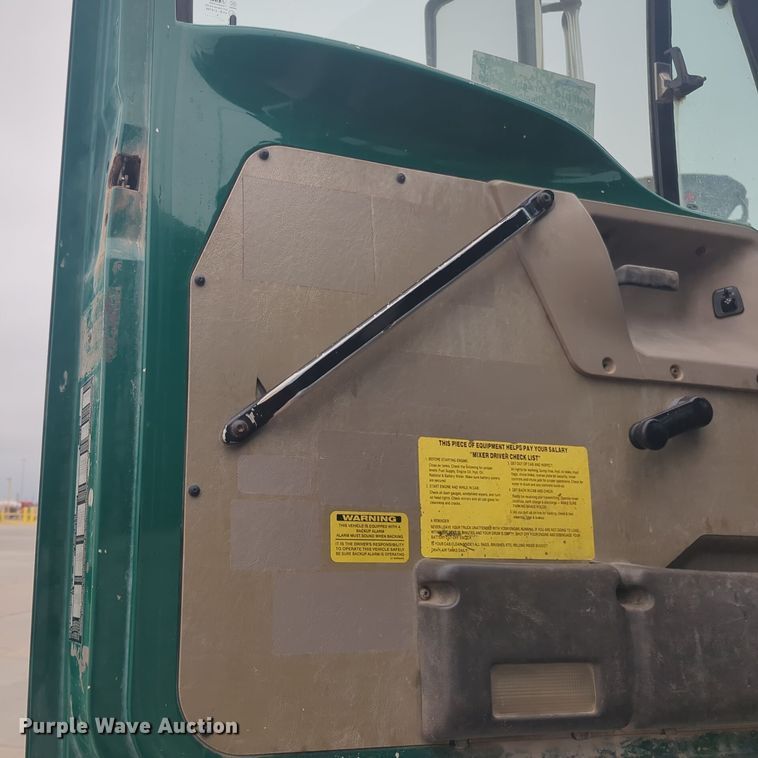 image for item DT6558 2005 Sterling L9500 dump truck