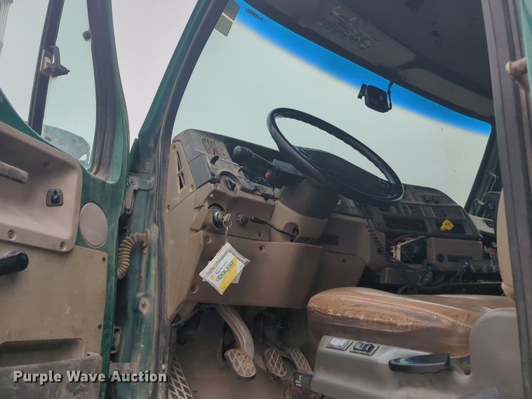 image for item DT6558 2005 Sterling L9500 dump truck