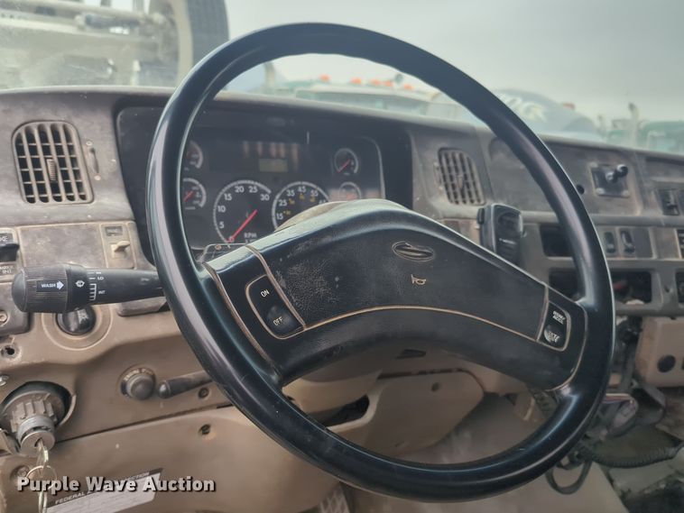 image for item DT6558 2005 Sterling L9500 dump truck