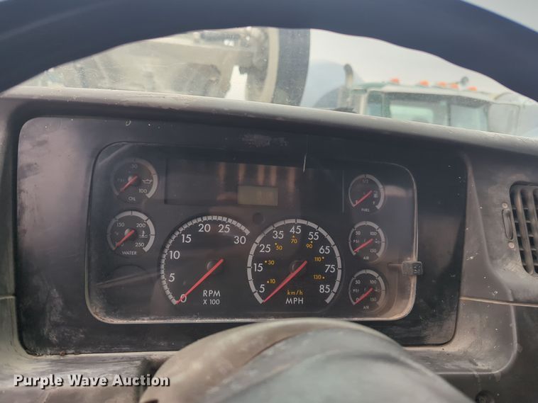 image for item DT6558 2005 Sterling L9500 dump truck