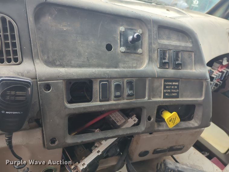 image for item DT6558 2005 Sterling L9500 dump truck