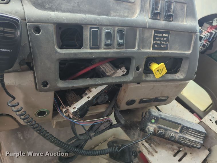 image for item DT6558 2005 Sterling L9500 dump truck