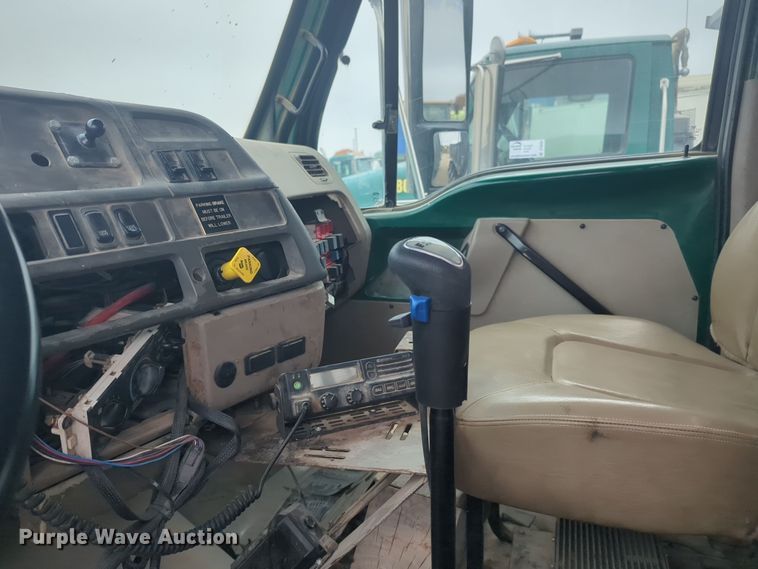 image for item DT6558 2005 Sterling L9500 dump truck