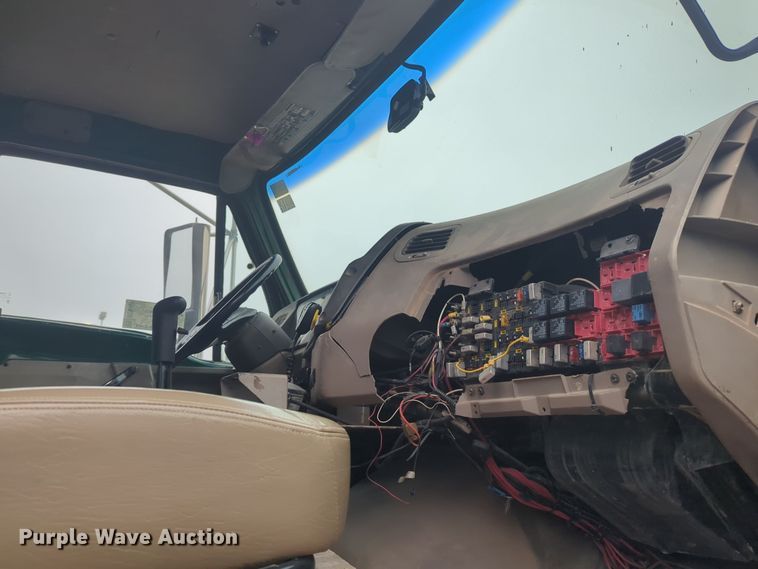 image for item DT6558 2005 Sterling L9500 dump truck