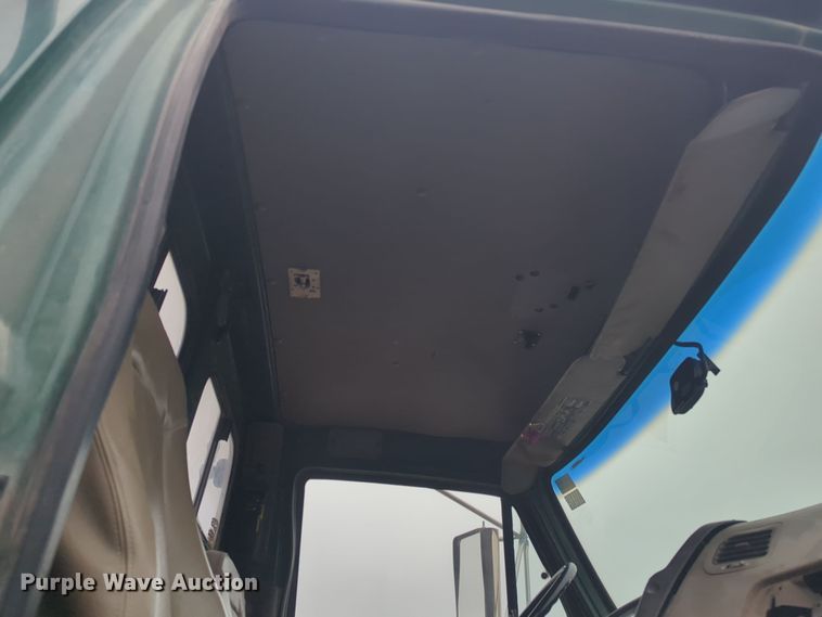 image for item DT6558 2005 Sterling L9500 dump truck