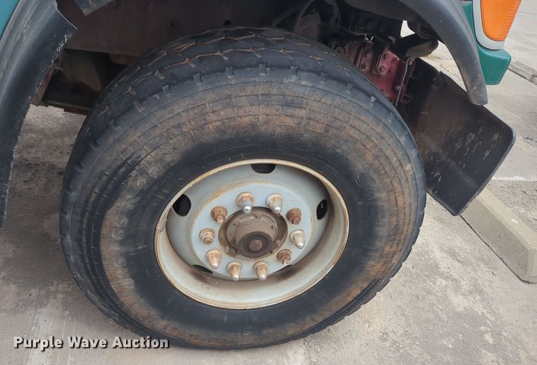 image for item DT6558 2005 Sterling L9500 dump truck