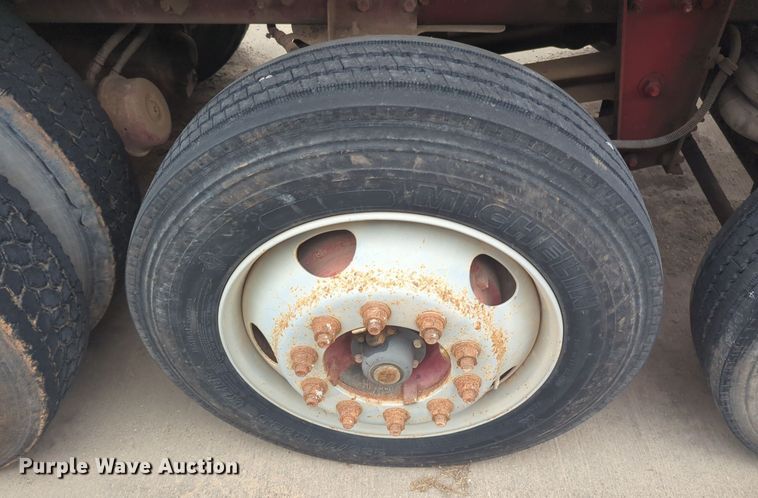 image for item DT6558 2005 Sterling L9500 dump truck