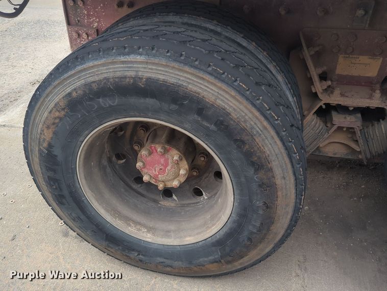 image for item DT6558 2005 Sterling L9500 dump truck