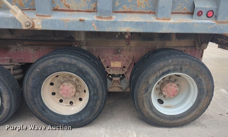 image for item DT6558 2005 Sterling L9500 dump truck
