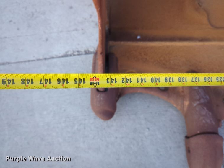 image for item DT6576 Hensley Komatsu WA600-6 wheel loader bucket