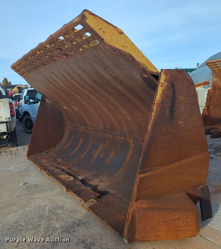 image for item DT6577 Caterpillar 990 Series wheel loader bucket