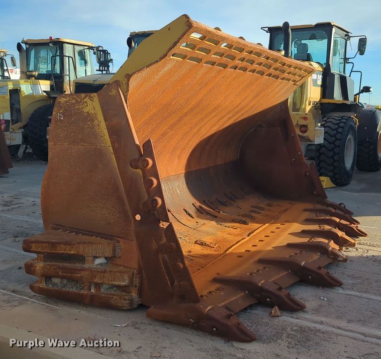 image for item DT6578 Caterpillar 990 Series wheel loader bucket