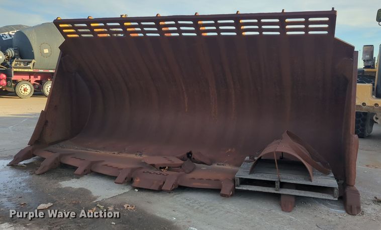 image for item DT6580 Caterpillar 990 Series wheel loader bucket