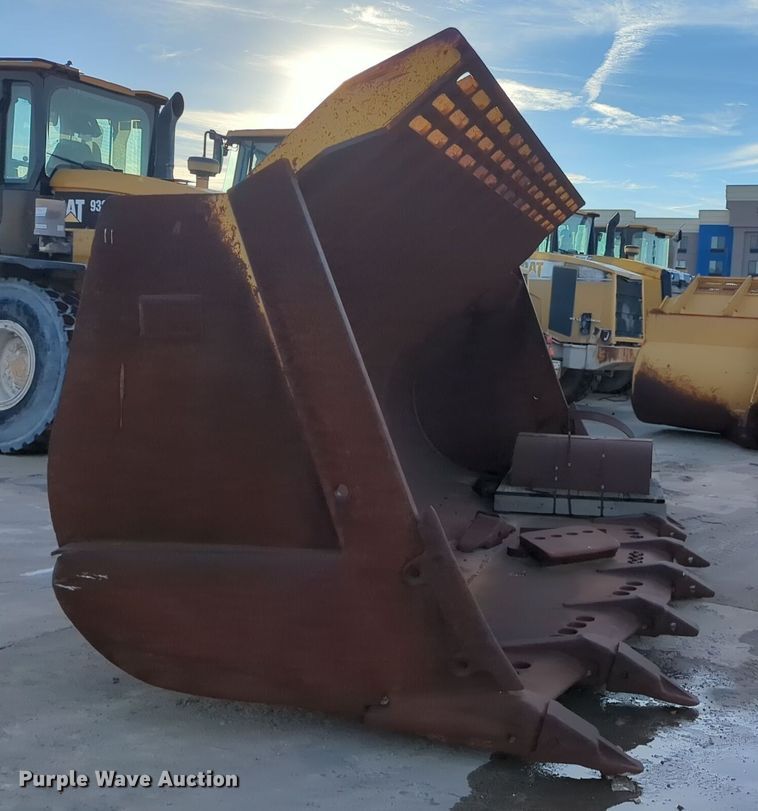 image for item DT6580 Caterpillar 990 Series wheel loader bucket