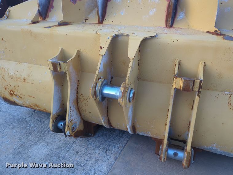 image for item DT6585 Caterpillar wheel loader bucket