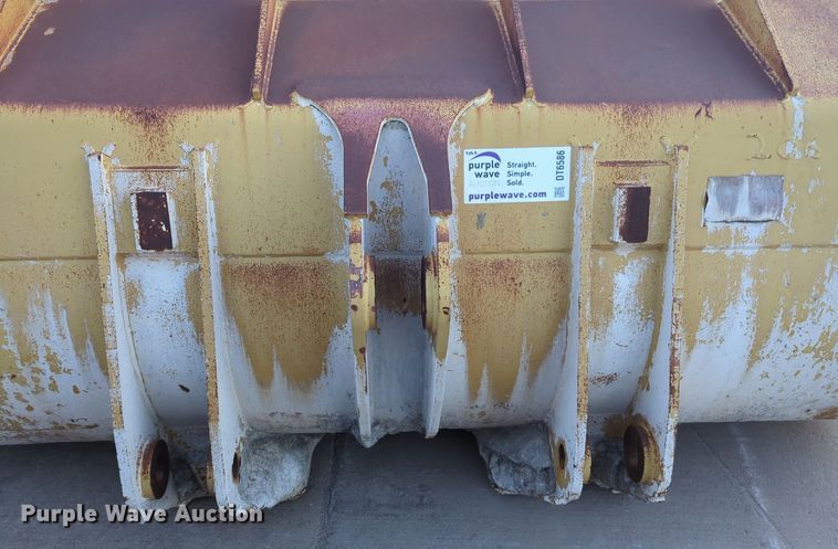 image for item DT6586 Caterpillar wheel loader bucket